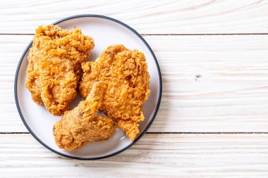 Kızarmış tavuk yemeği - abur cubur ve sağlıksız yemek