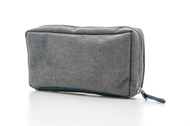 aksesuar çantası veya beyaz arka plan üzerinde izole kozmetik çantası