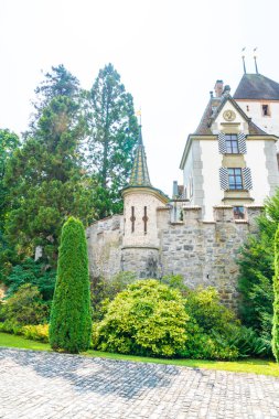 İsviçre Oberhofen kalesinde güzel mimari