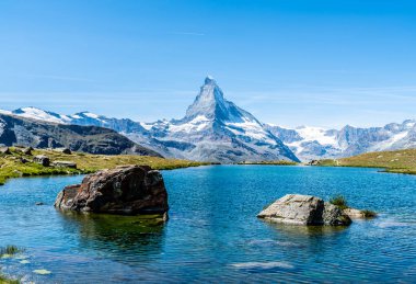 Matterhorn Zermatt, İsviçre Stellisee Gölü ile