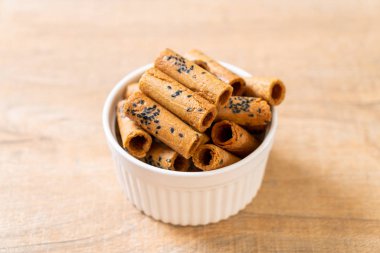 Taylandlı çıtır Hindistan cevizi roll - Tay tatlı snack