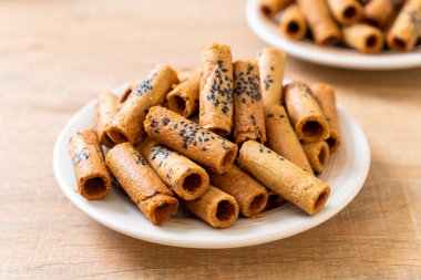 Taylandlı çıtır Hindistan cevizi roll - Tay tatlı snack