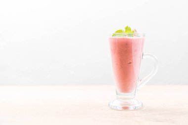 çilek smoothies milkshake cam