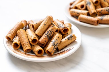 Taylandlı çıtır Hindistan cevizi roll - Tay tatlı snack