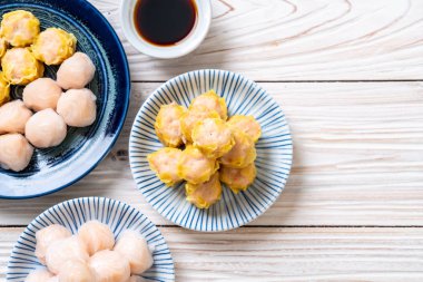 Çin karides pişmiş hamur tatlısı - Asya gıda tarzı