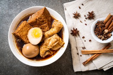 kaynamış yumurta çikolata sosu veya tatlı sos - Asya gıda