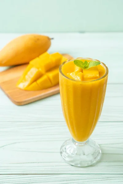 Fresh Mango Smoothies Healthy Food Drink Concept — Stock Photo, Image