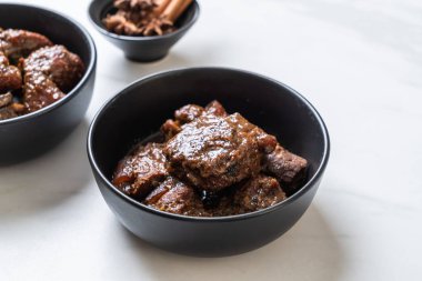 herb - Phuket Tayland geleneksel gıda tarzı ile domuz eti güveç