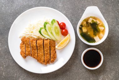 Japon kızartılmış domuz pirzolası (tonkatsu seti) - Japon yemek tarzı