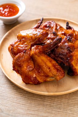 Masada ızgara ve ızgara tavuk.