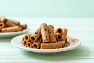 Taylandlı çıtır Hindistan cevizi roll - Tay tatlı snack