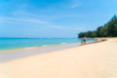 Soyut bulanıklık ve güzel tropikal plaj ve deniz paradise Island - tatil tatil kavramı defocus