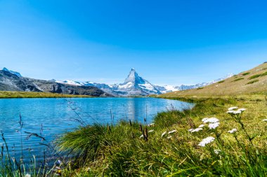 Matterhorn Zermatt, İsviçre Stellisee Gölü ile