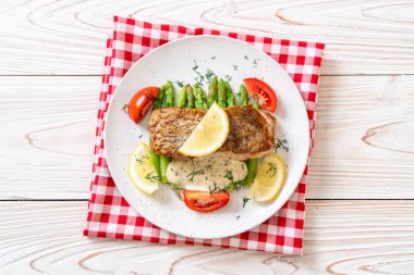 Izgara balık bifteği.