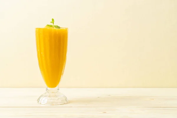 Fresh Mango Smoothies Healthy Food Drink Concept — Stock Photo, Image