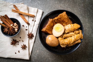 kaynamış yumurta çikolata sosu veya tatlı sos - Asya gıda