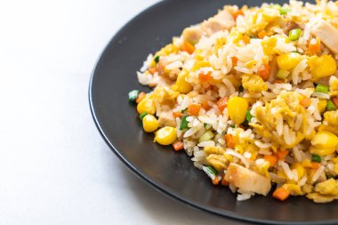 Tavuklu ev yapımı pilav.