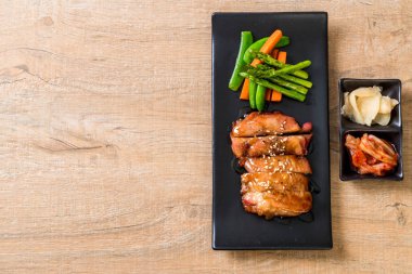 Teriyaki chiciken biftek - Asya gıda tarzı