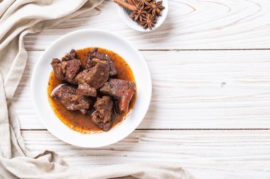 herb - Phuket Tayland geleneksel gıda tarzı ile domuz eti güveç