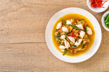 Fried yengeç ile toz köri - Tayland mutfağı