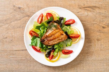 Izgara balık bifteği.