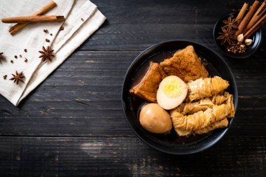 kaynamış yumurta çikolata sosu veya tatlı sos - Asya gıda