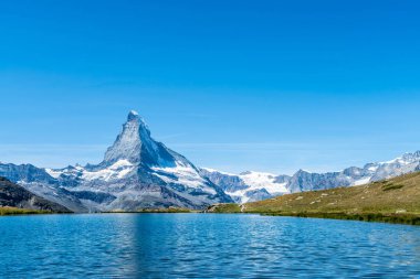 Matterhorn Zermatt, İsviçre Stellisee Gölü ile