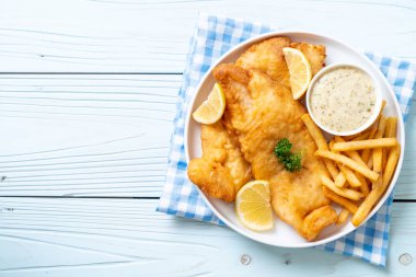 Balık ve patates kızartması. Sağlıksız yiyecekler.