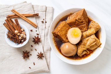 kaynamış yumurta çikolata sosu veya tatlı sos - Asya gıda