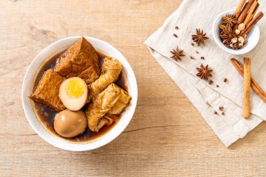 kaynamış yumurta çikolata sosu veya tatlı sos - Asya gıda