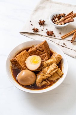 kaynamış yumurta çikolata sosu veya tatlı sos - Asya gıda