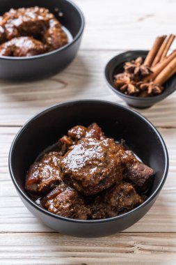 herb - Phuket Tayland geleneksel gıda tarzı ile domuz eti güveç