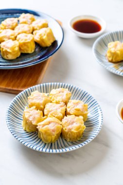 Karides Çince buğulanmış Dumpling sos ile