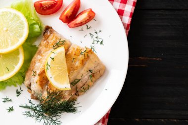 Izgara balık bifteği.