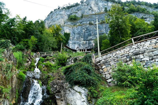 Caverna Beatus Cachoeiras Acima Thunersee Sundlauenen Suíça — Fotografia de Stock