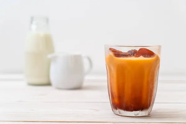 Thai Tea Ice Cube Milk Wood Background — Stok Foto