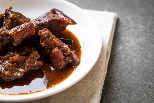 herb - Phuket Tayland geleneksel gıda tarzı ile domuz eti güveç