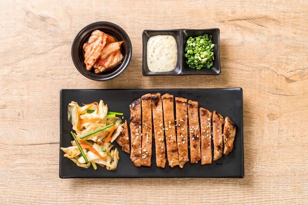 sebze - Asya tarzı ile dilimlenmiş domuz biftek ızgara