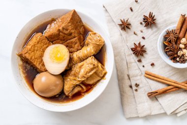 kaynamış yumurta çikolata sosu veya tatlı sos - Asya gıda