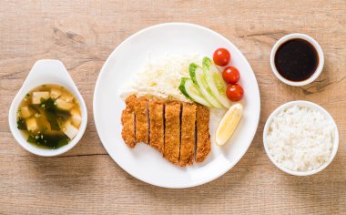 Japon kızartılmış domuz pirzolası (tonkatsu seti) - Japon yemek tarzı