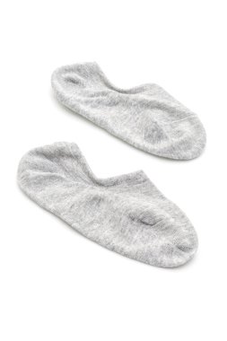 Beyaz arkaplanda izole edilmiş kısa çoraplar