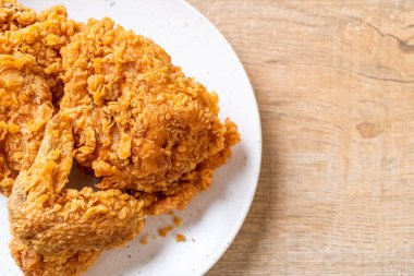 Kızarmış tavuk yemeği - abur cubur ve sağlıksız yemek