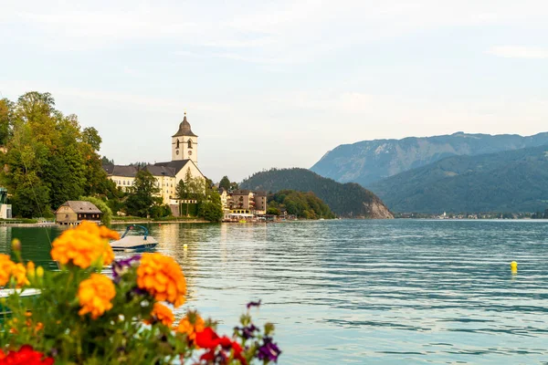 Hermosa Arquitectura Wolfgang Waterfront Con Lago Wolfgangsee Austria —  Fotos de Stock