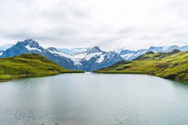 Lago Bachalpsee Com Nublado Schreckhorn Wetterhorn Grindelwald Suíça — Fotografia de Stock