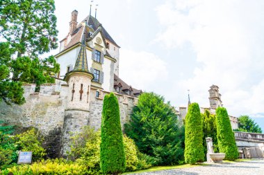 İsviçre Oberhofen kalesinde güzel mimari