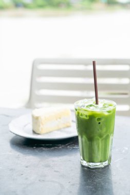 Sütlü buzlu yeşil çay