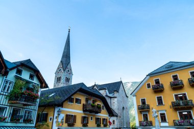 Güzel Eski Şehir Meydanı Hallstatt, Avusturya.