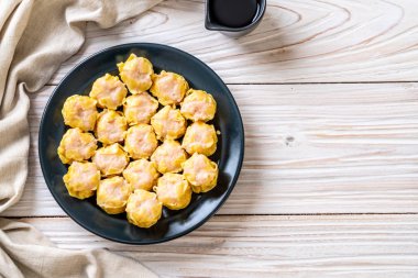 Karides Çince buğulanmış Dumpling sos ile