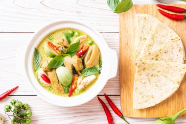 Roti ve yeşil köri tavuk - Müslüman gıda