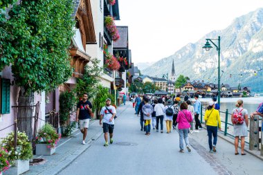 Hallstatt, Avusturya - Ağustos, 29, 2018: şehrin merkezi sokak görünümü